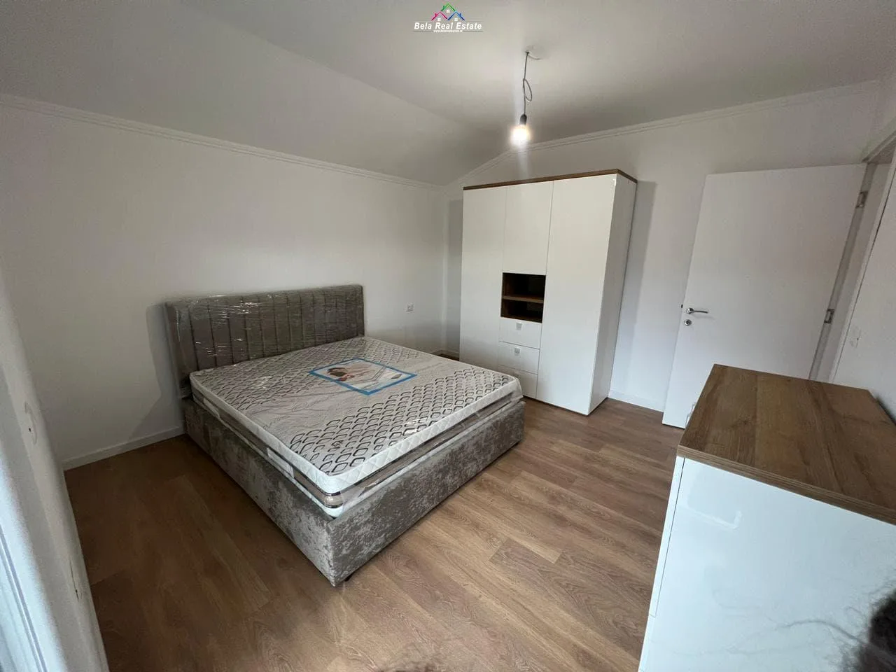 Vile me Qera 1+1+ Post Parkim Ne Shkoze (ID BV22554) Tirane