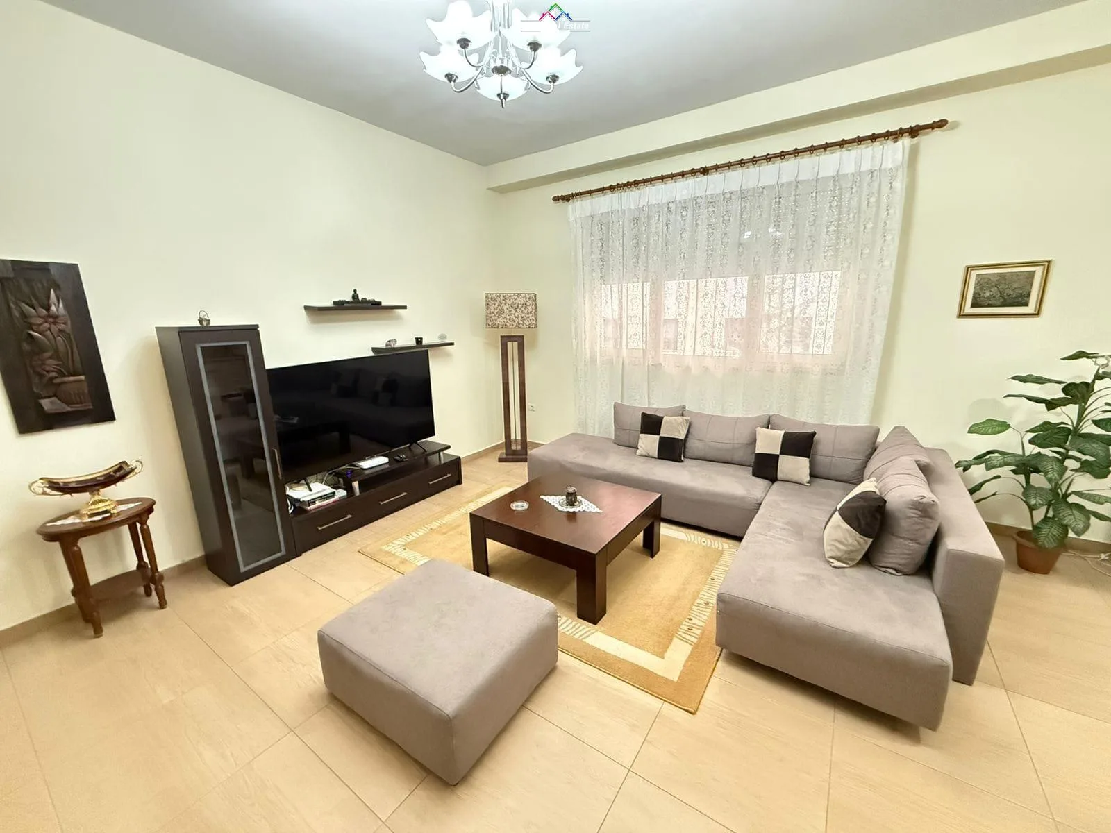 Apartament Me Qera 2+1+2 Ne Qender (ID B2201705) Tirane