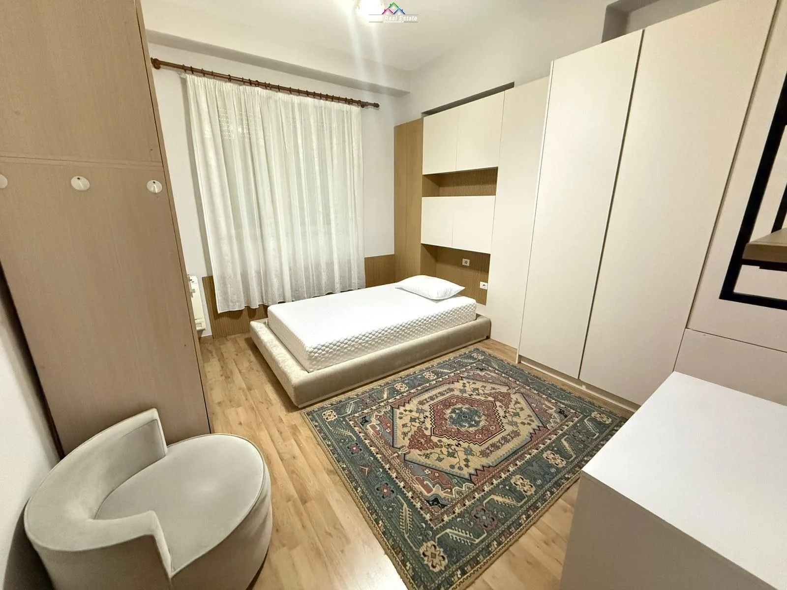 Apartament Me Qera 2+1+2 Ne Qender (ID B2201705) Tirane