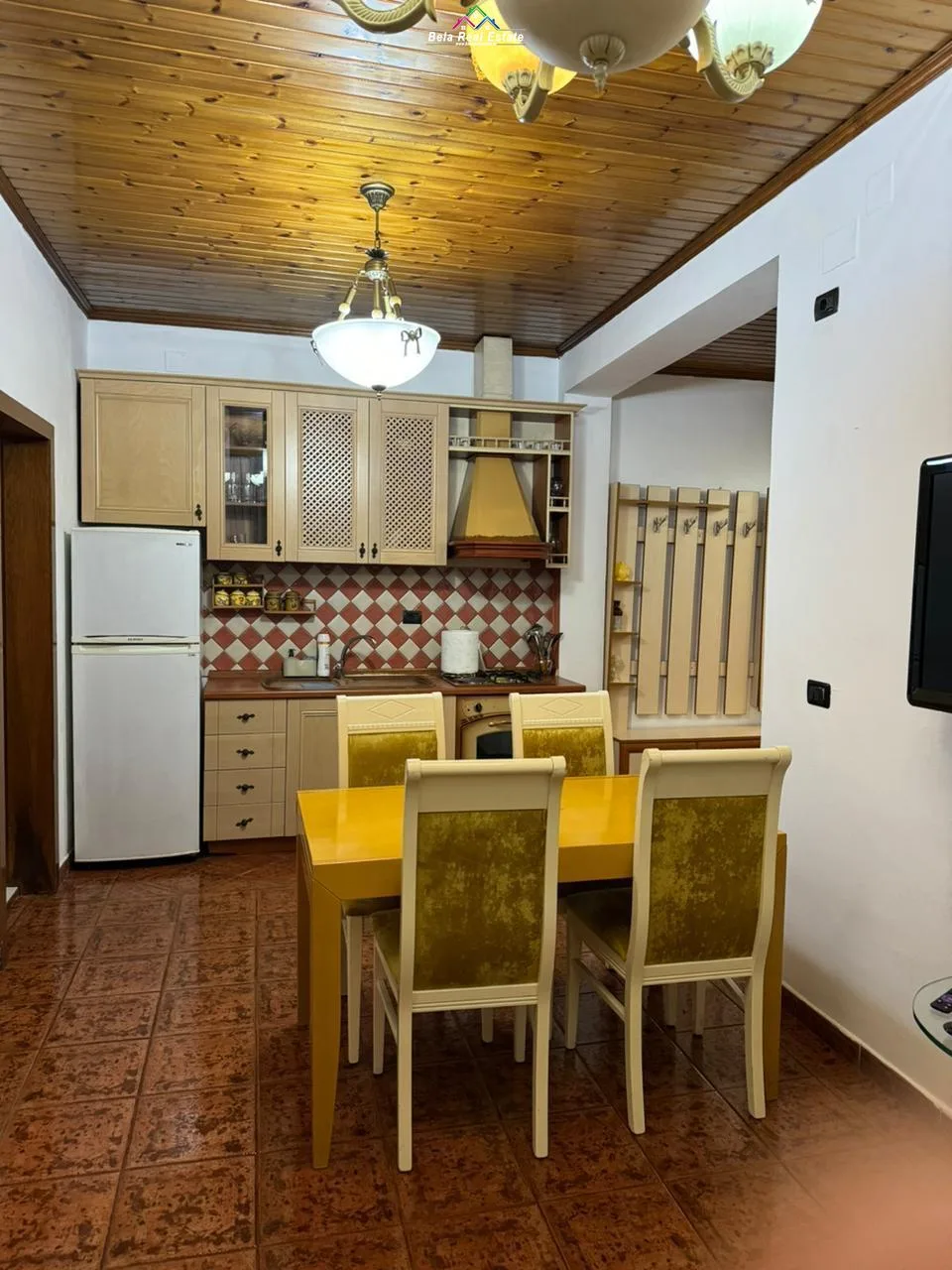 Apartament Me Qera 2+1 Ne Qender (ID B221239) Tirane