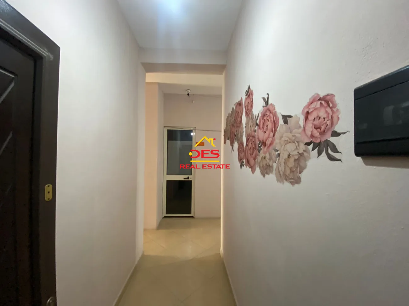 Jepet me qera ambient biznesi, astir, tiranë