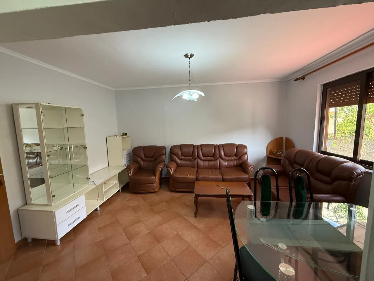 Apartament Ne Shitje 2+1 tek Ali Demi (ID B121194) Tirane.