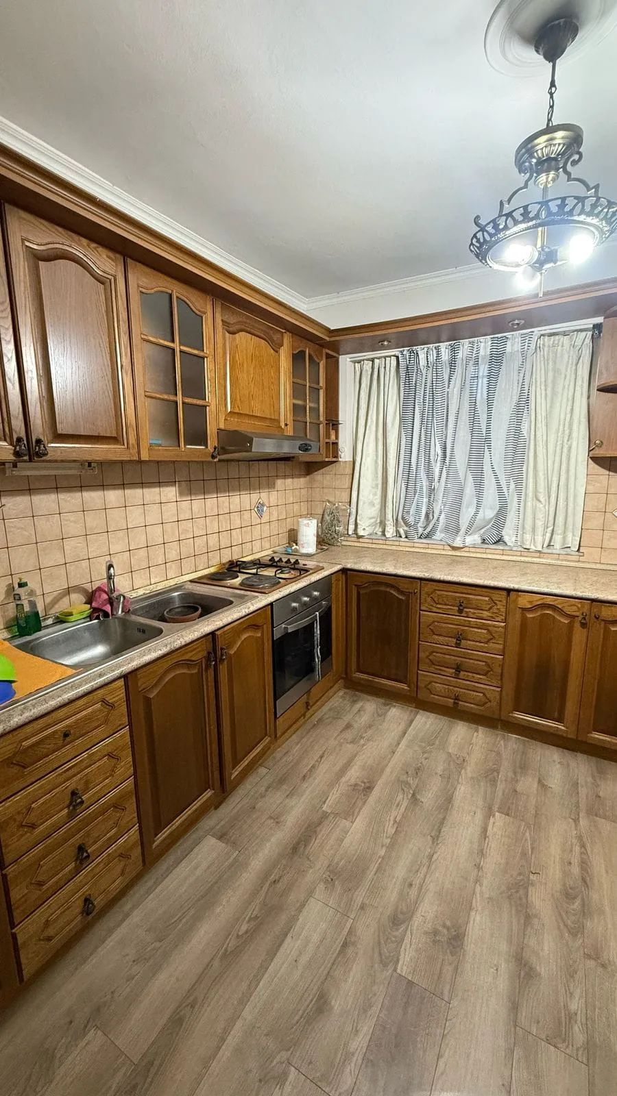 Apartament me qera 2+1+zyre tek Myslym Shyri (ID B221301) Tirane.