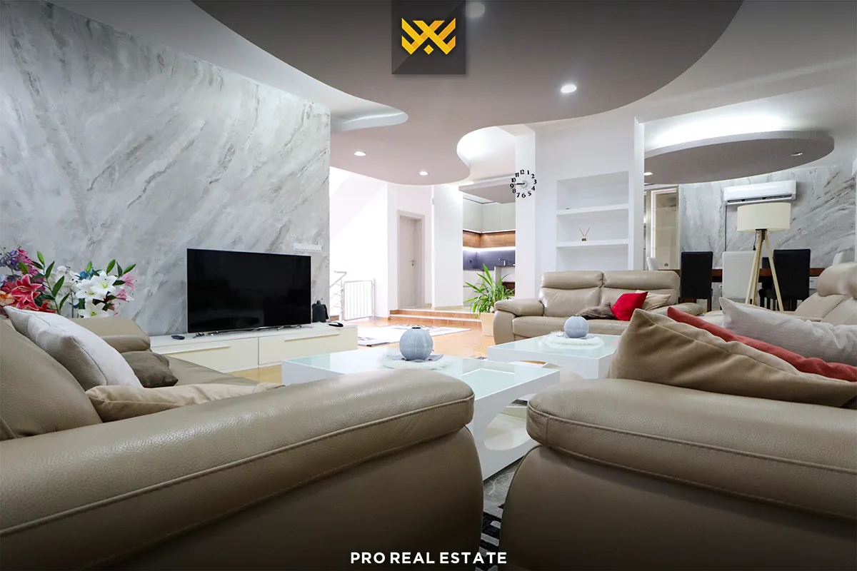 Shtëpi 497m² për #SHITJE në Veternik.