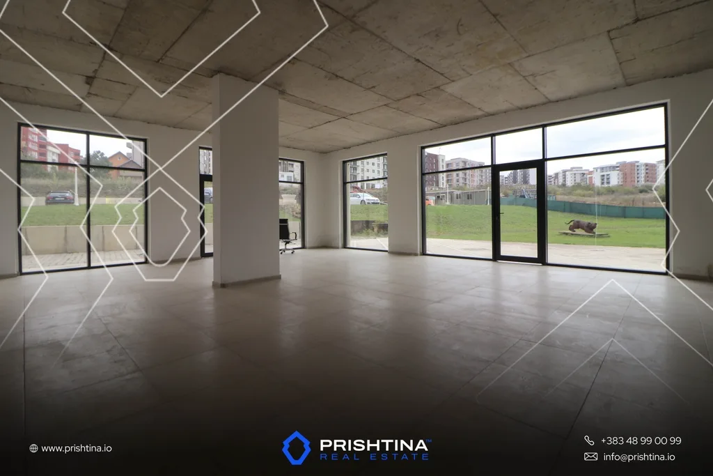 Lokal për #shitje 102.95m² te Rruga C