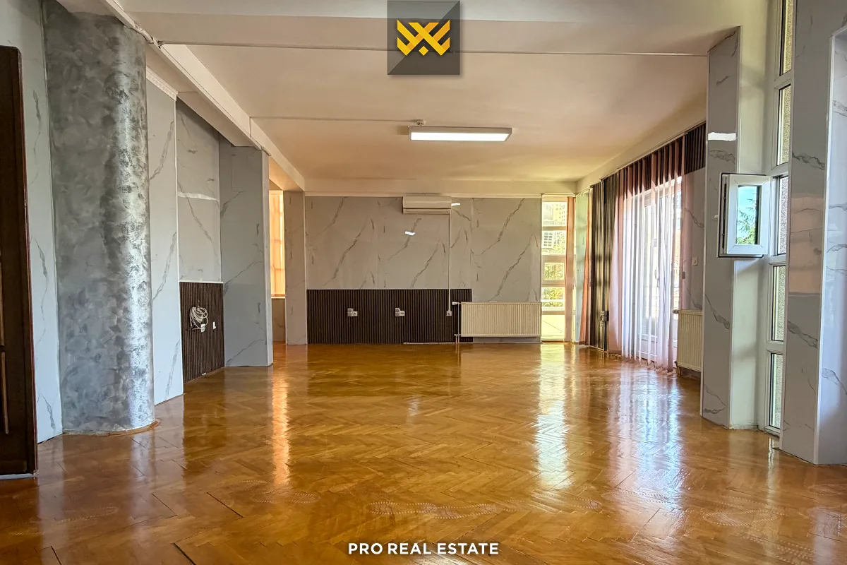 Shtëpi / Zyrë 275m² me #QIRA në Pejton