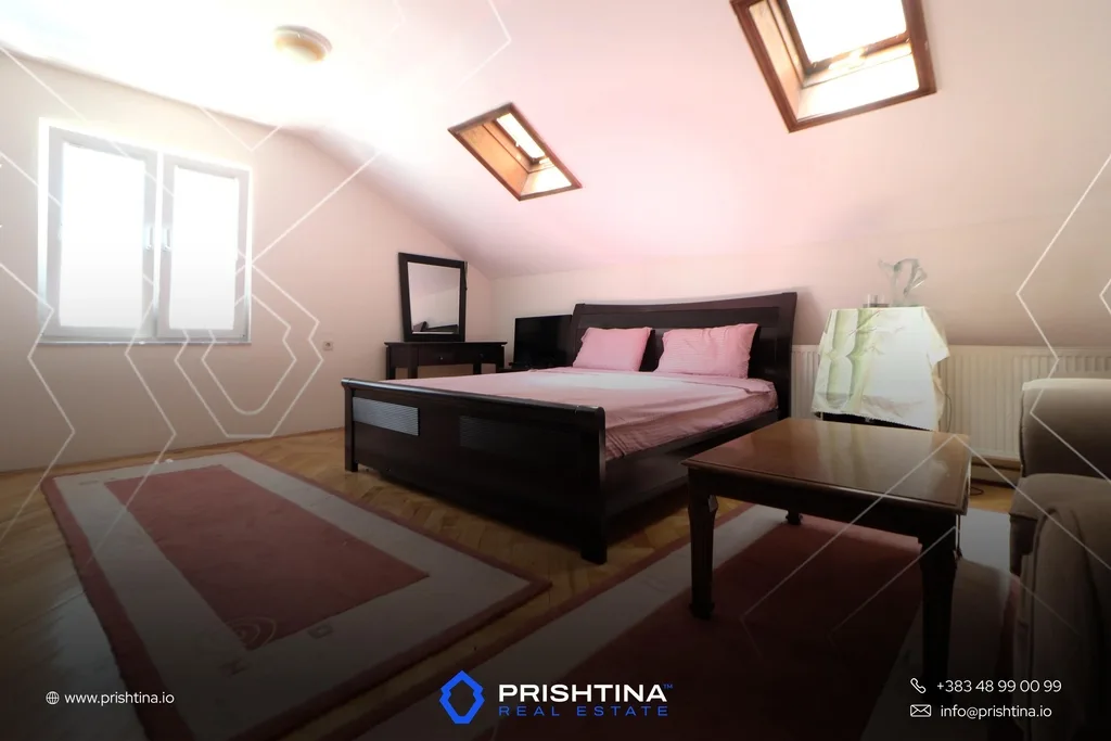 Shtëpi në shitje 280m² në Sofali