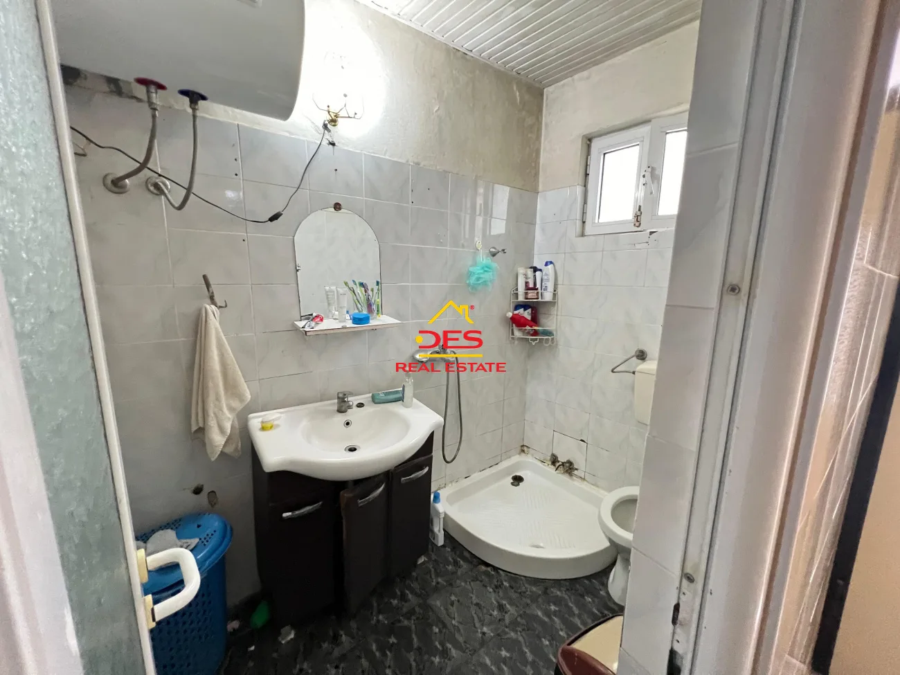 Shitet shtëpi private pranë bashkisë,vlorë.