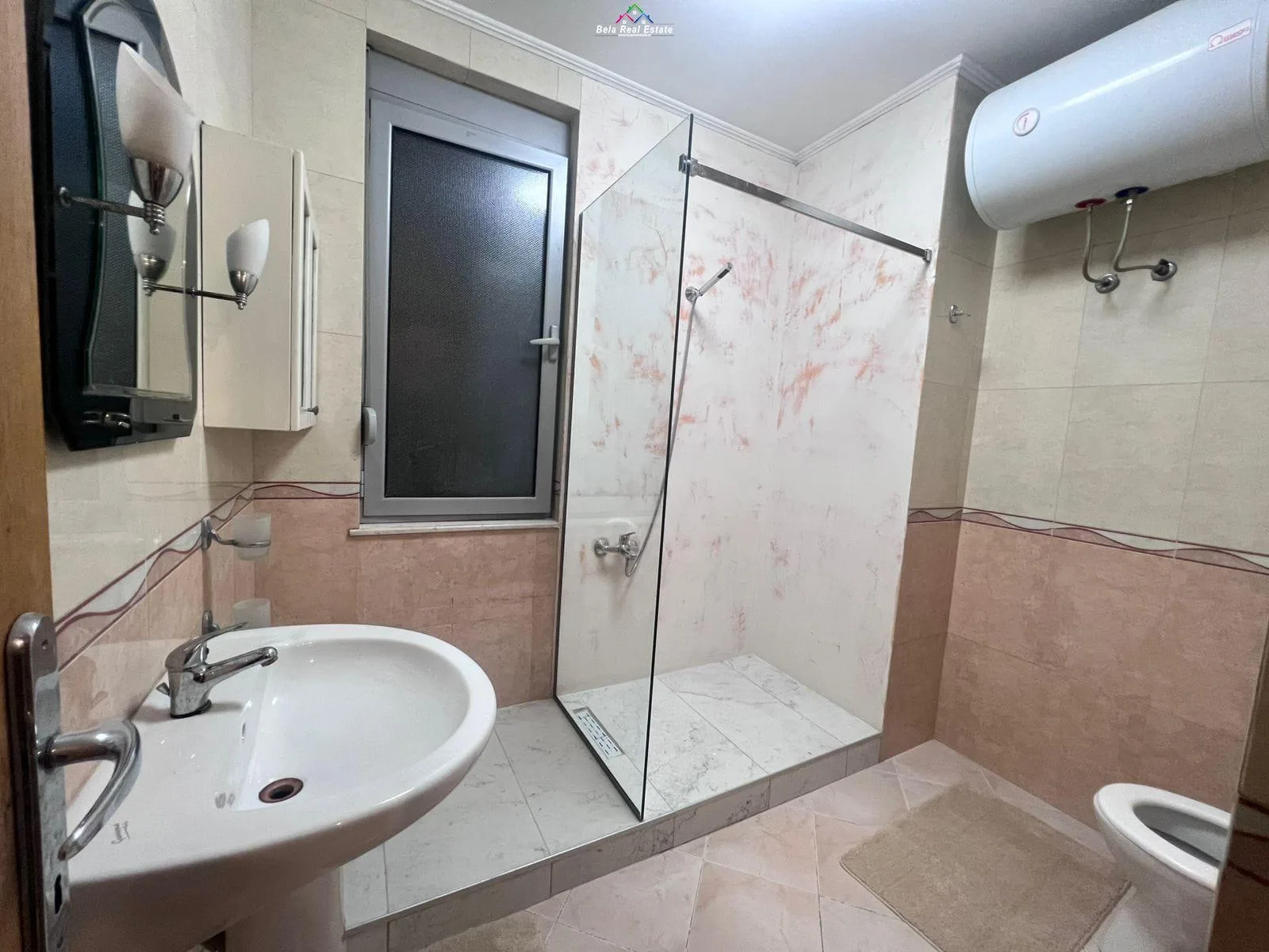 Apartament Me Qera 3+1+post parkimi tek Zogu i Zi (ID B230138) Tirane.
