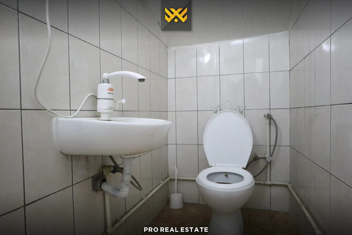 Lokal-Zyre 400m² me #QIRA në Bregun e Diellit.