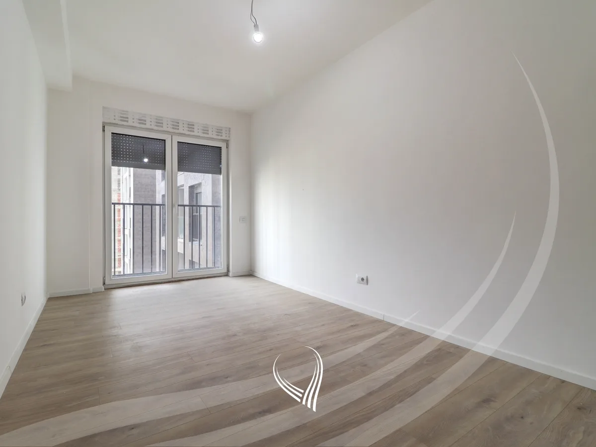 Banesë me 3 dhoma gjumi në shitje në lagjen Prishtina e Re – Grand Tower