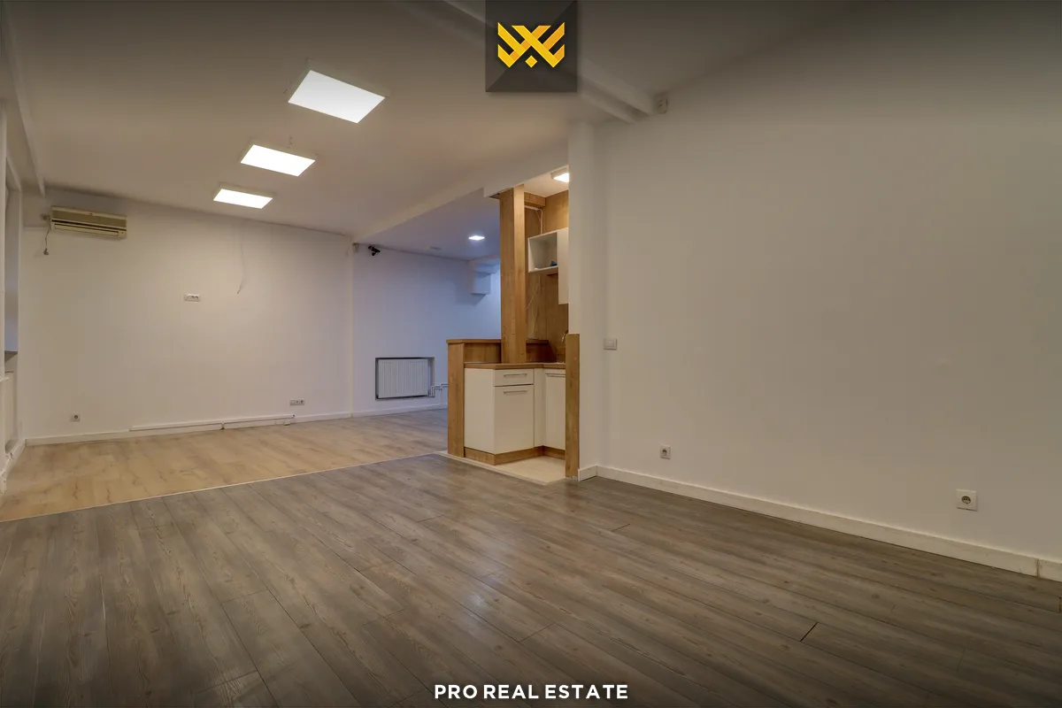 Lokal 50m² për #SHITJE në Qendër.