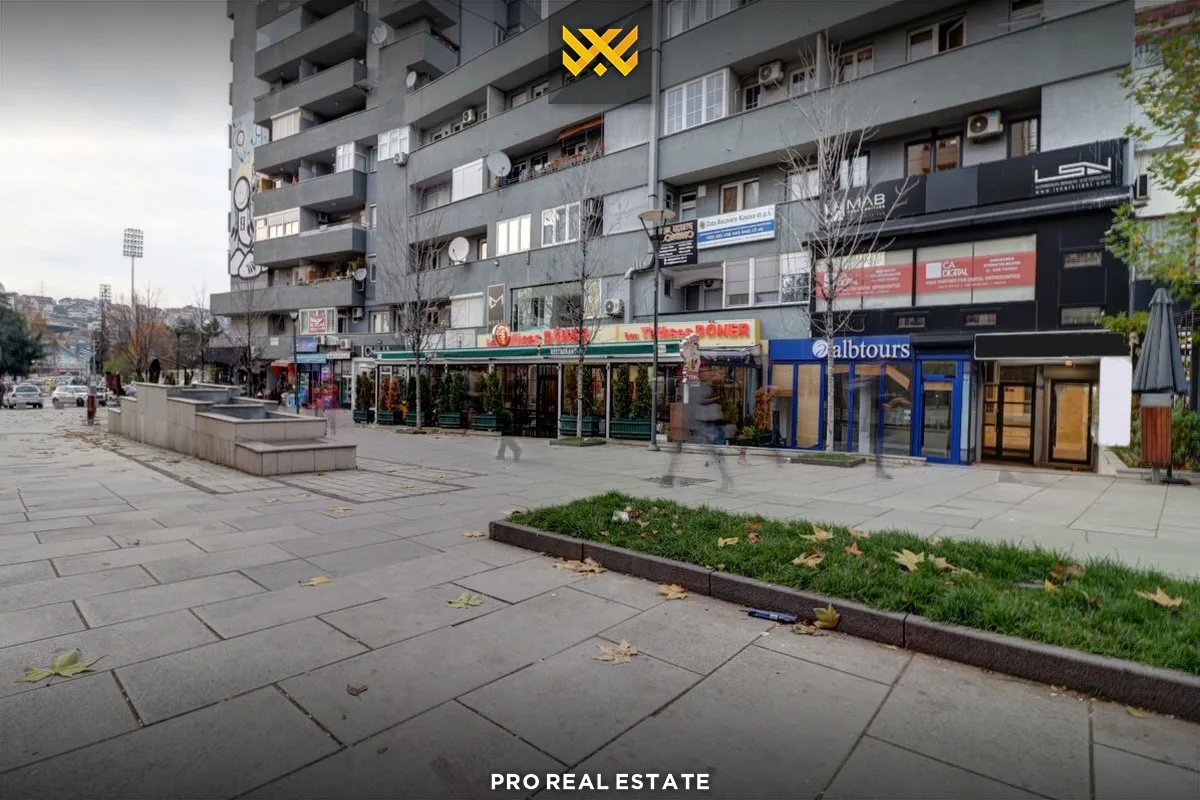 Lokal 50m² për #SHITJE në Qendër.