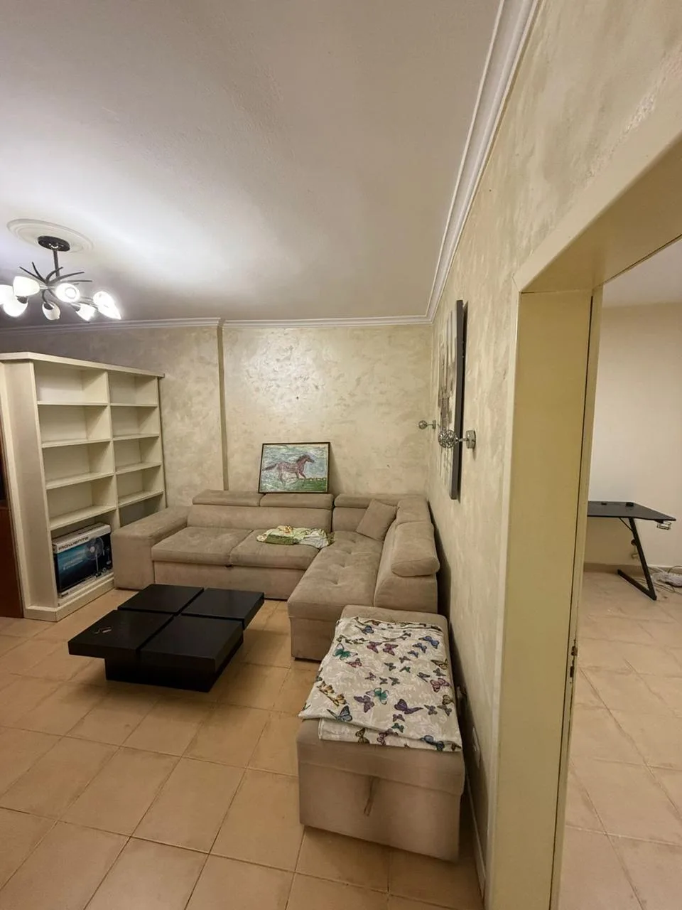 Apartament me qera 2+1 tek Komuna e Parisit (ID B2201373) Tirane.