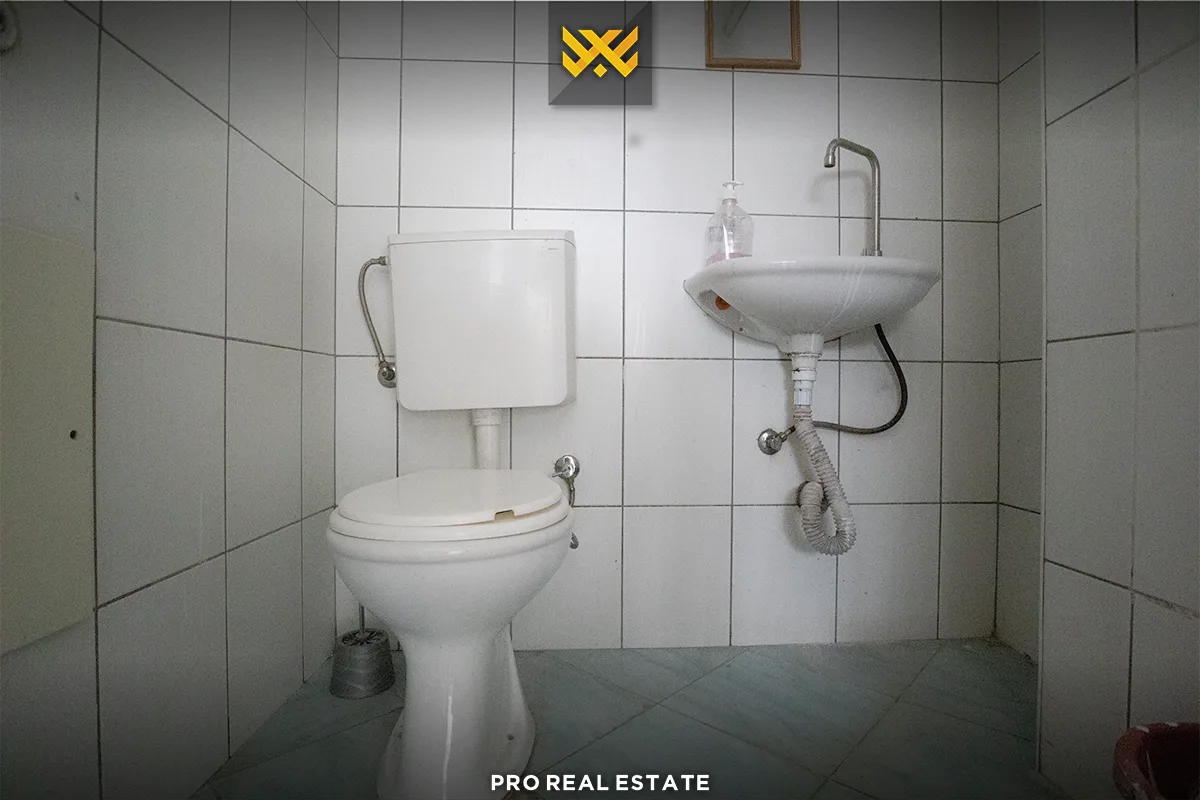Lokal 150m² me #QIRA në Bregun e Diellit.