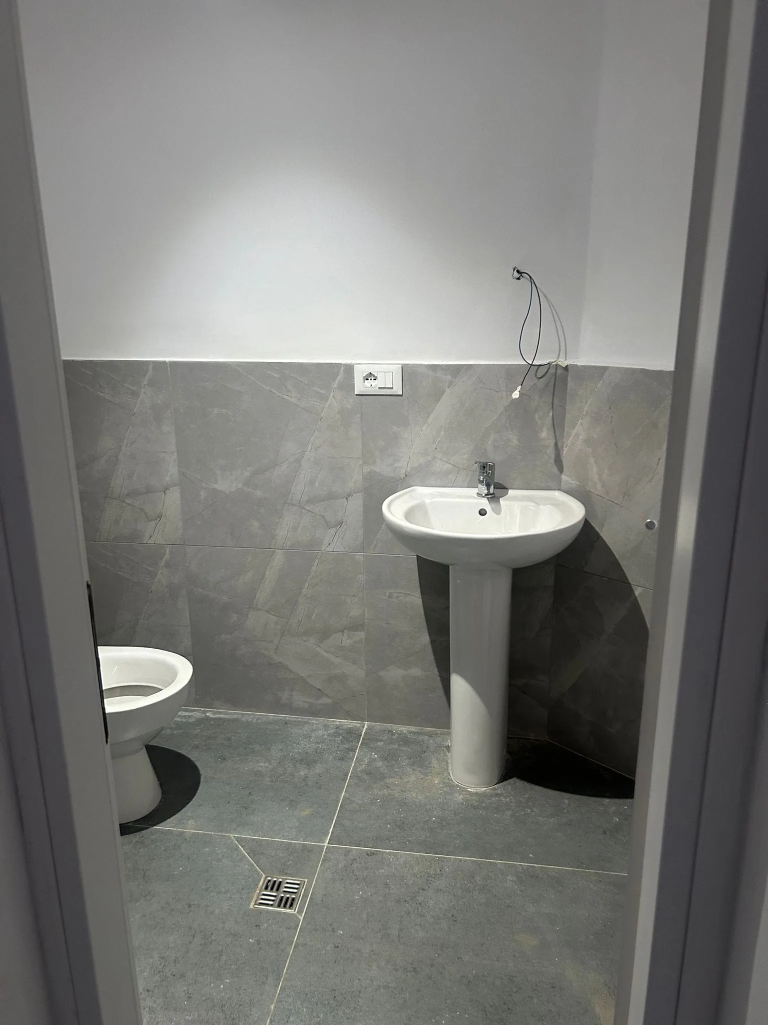 Dyqan Me Qera Tek Rruga E Barrikadave (ID BD21718) Tirane