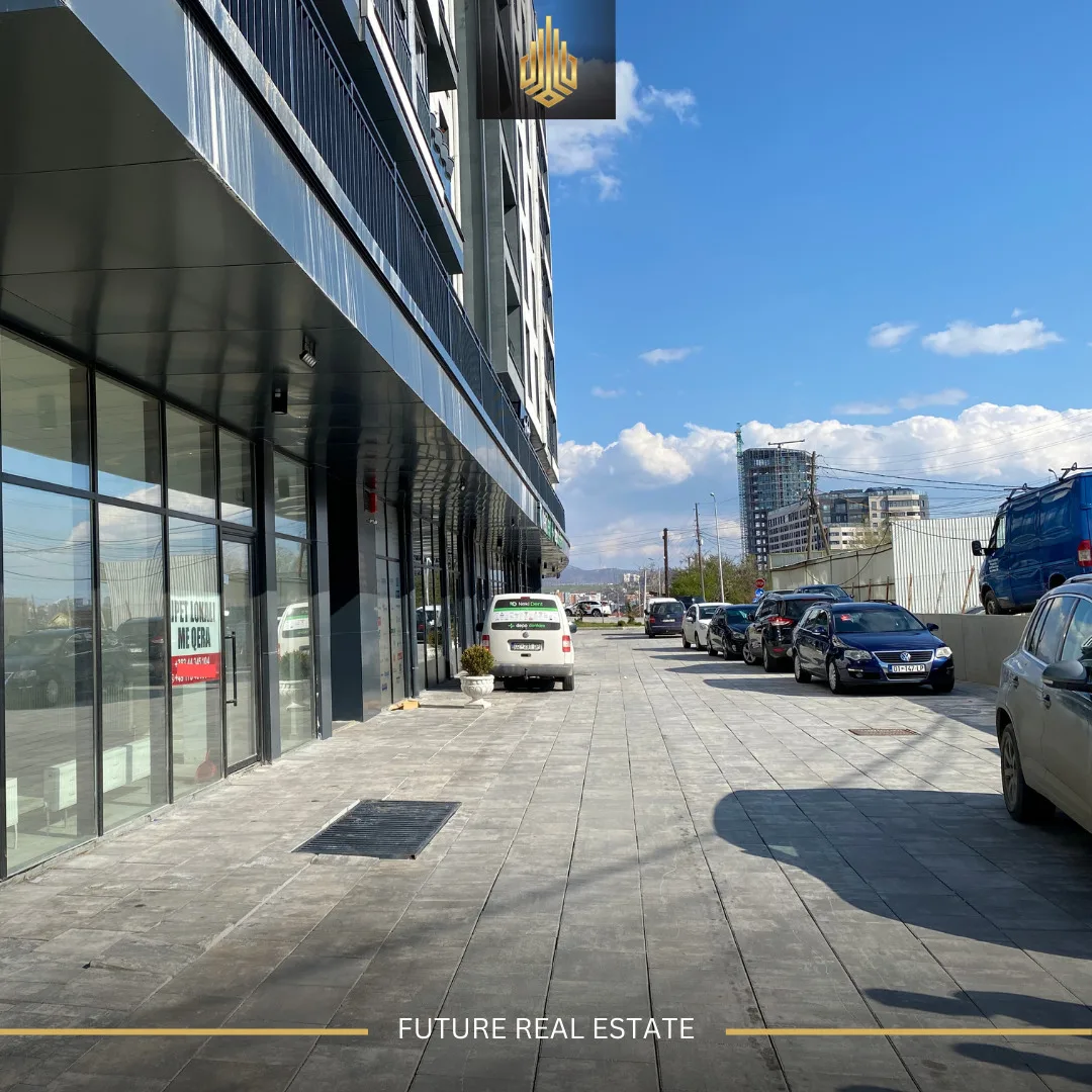 Lokal me QERA/130m²
