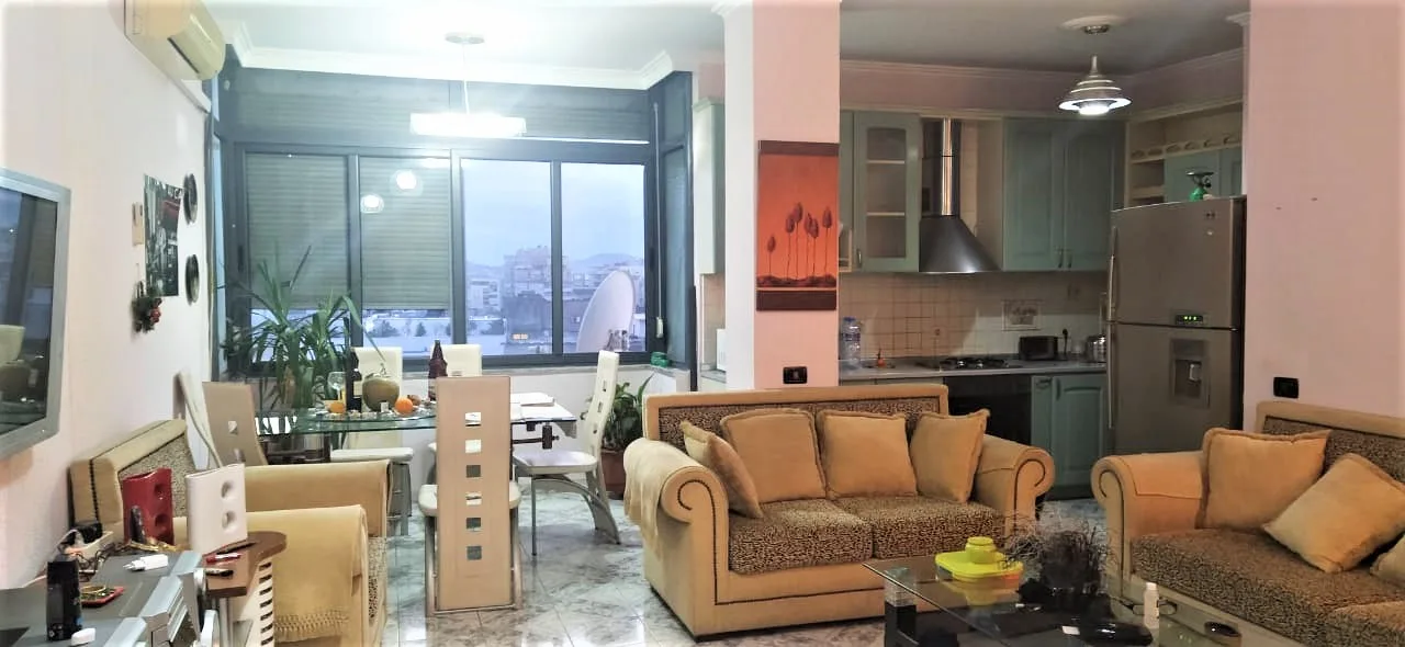 Jepet me qira apartament 2+1 tek rruga fortuzi, tiranë