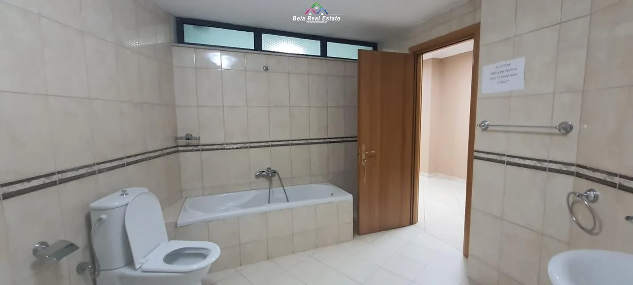 Zyre Me Qera Ne Qender (ID BZ2442)Tirane