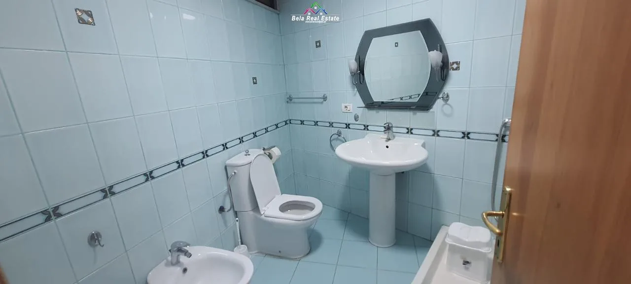 Zyre Me Qera Ne Qender (ID BZ2442)Tirane