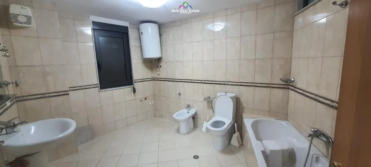 Zyre Me Qera Ne Qender (ID BZ2442)Tirane