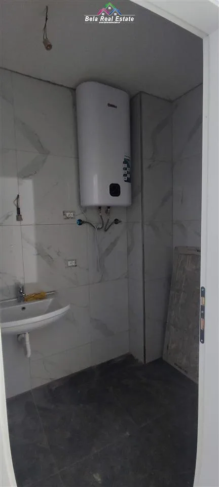 Zyre me qera 2+1+Post Parkimi Tek Lake View (ID BZ2399) Tirane
