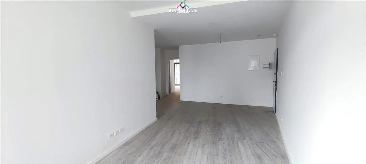Zyre me qera 2+1+Post Parkimi Tek Lake View (ID BZ2399) Tirane