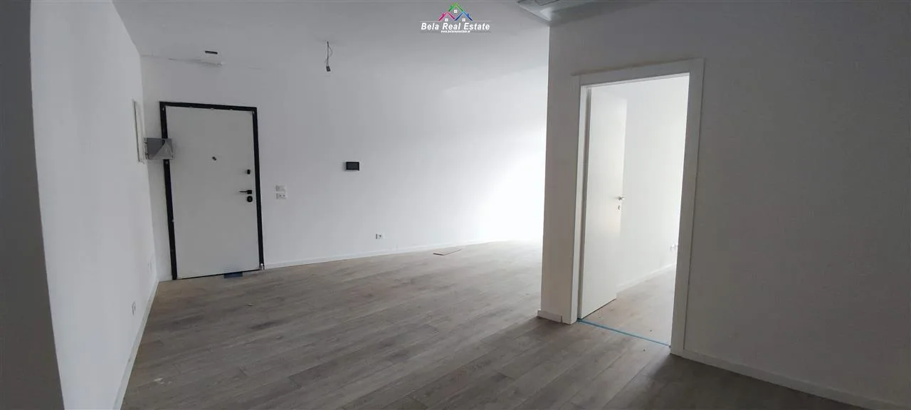 Zyre me qera 2+1+Post Parkimi Tek Lake View (ID BZ2399) Tirane