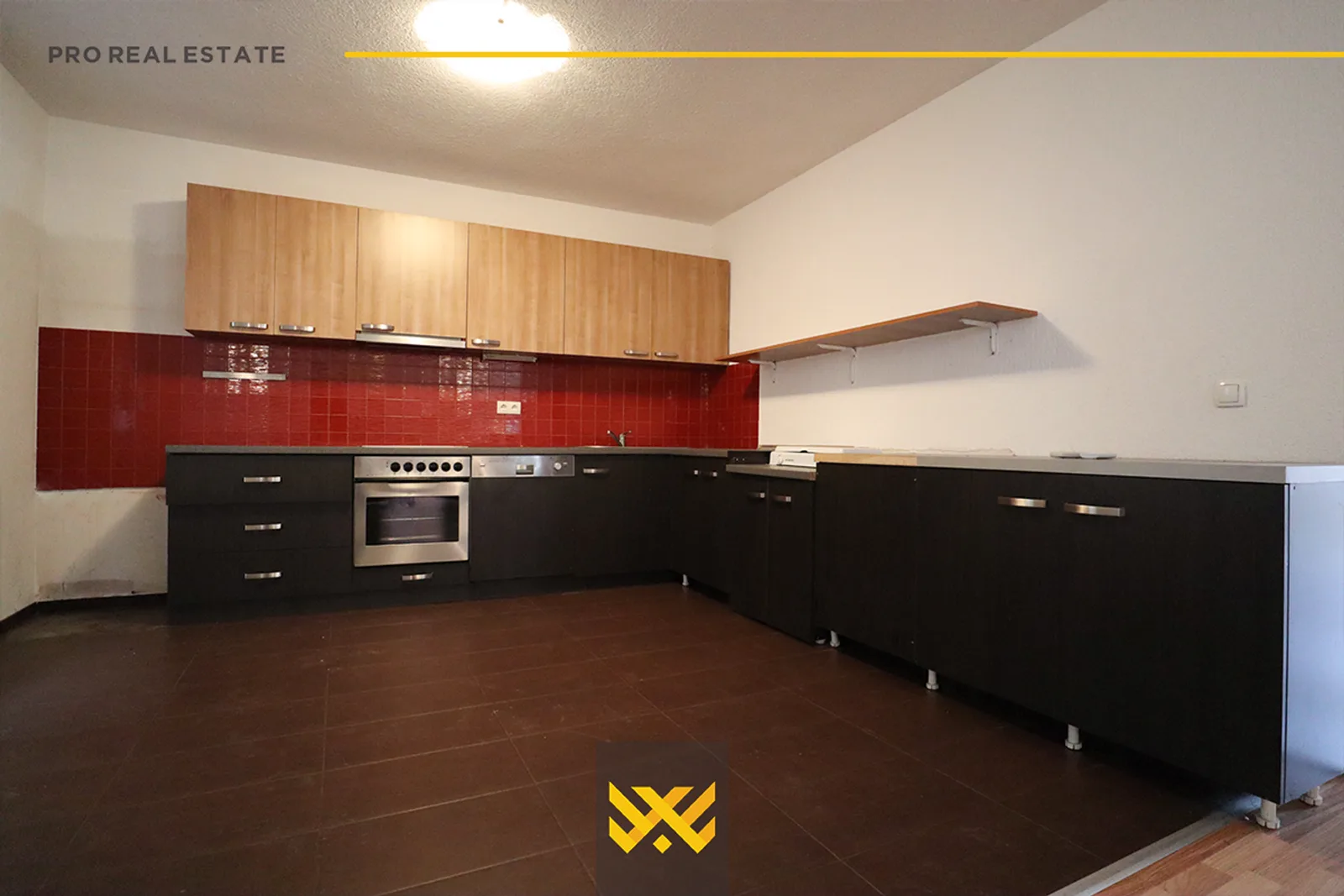 Shtëpi 250m² në #SHITJE në Tokbashqe.
