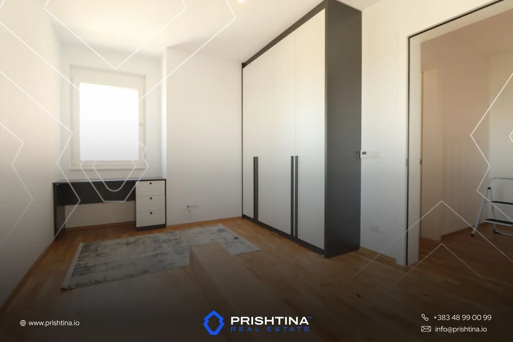 Shtëpi me qira 200m² në Veternik