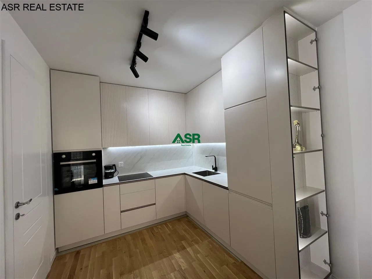 #ID:4102 Banesë 63m2 me #qira në lagjen e Muhaxherëve tek parku.