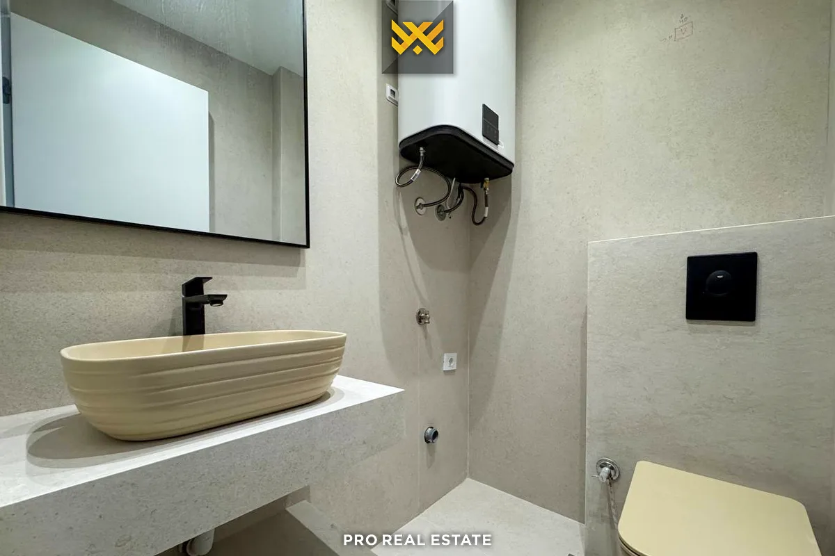 Banesë / Zyrë 120m² me #QIRA në Lakrishtë