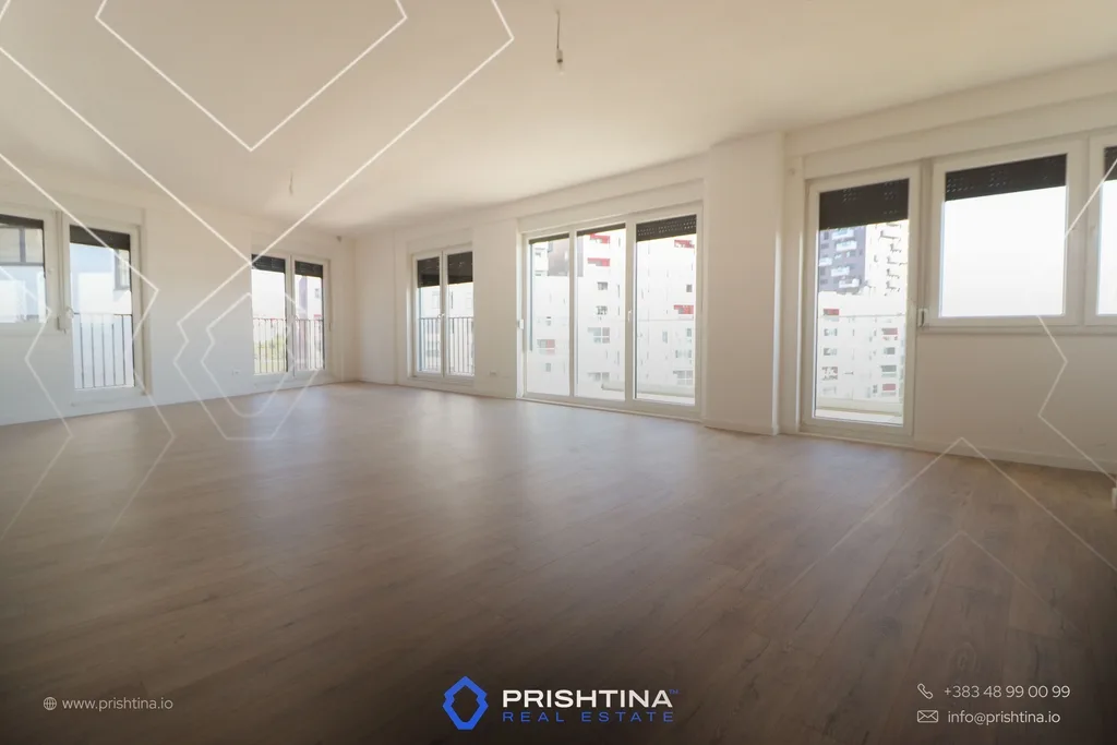 Banesë me qira 164m² në Rrugën C