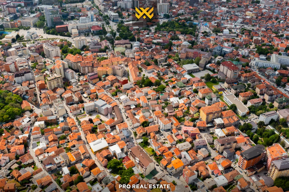 Shtëpi 200m² për #SHITJE në Vellushë.