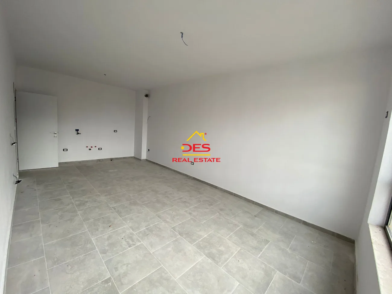 Shitet apartament 2+1, kamëz, tiranë