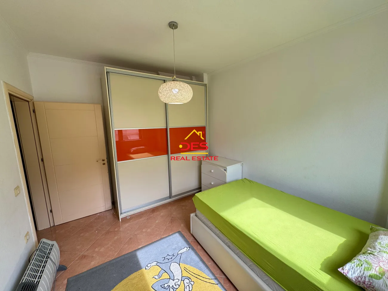 Jepet me qira apartament 2+1 në skelë përball stadiumit flamurtari.