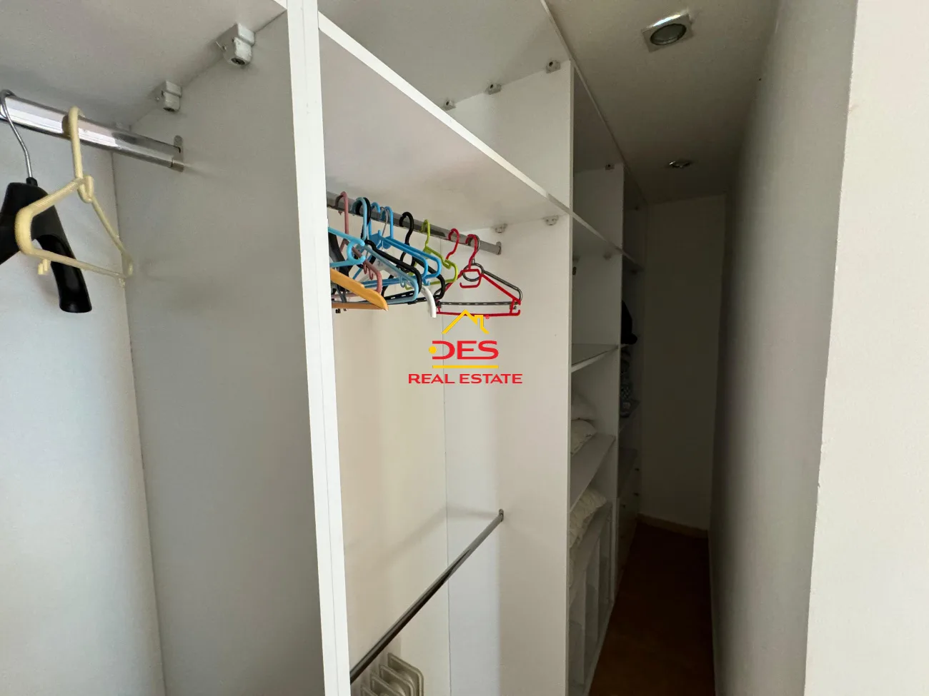Jepet me qira apartament 2+1 në skelë përball stadiumit flamurtari.