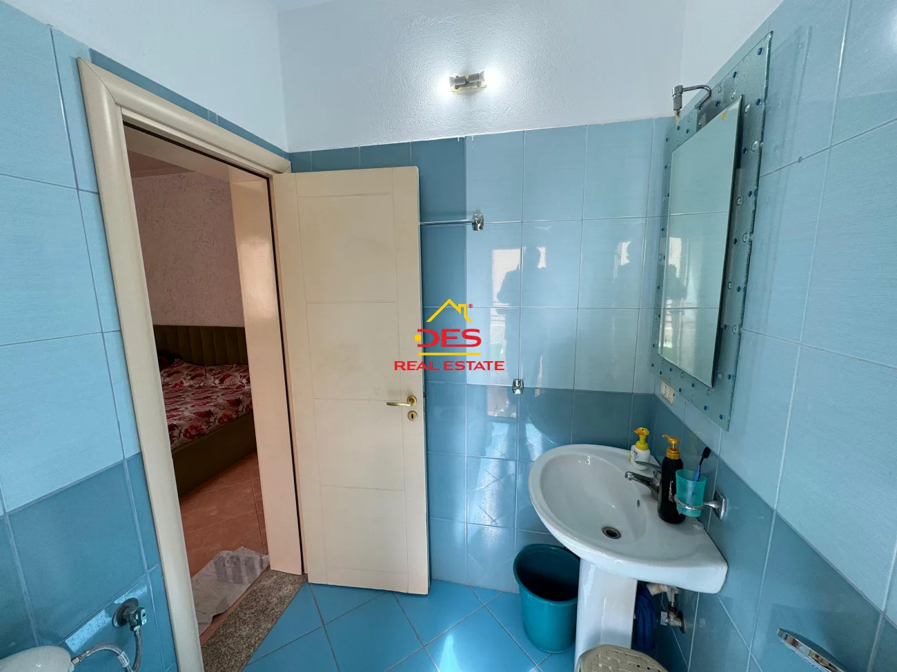 Jepet me qira apartament 2+1 në skelë përball stadiumit flamurtari.