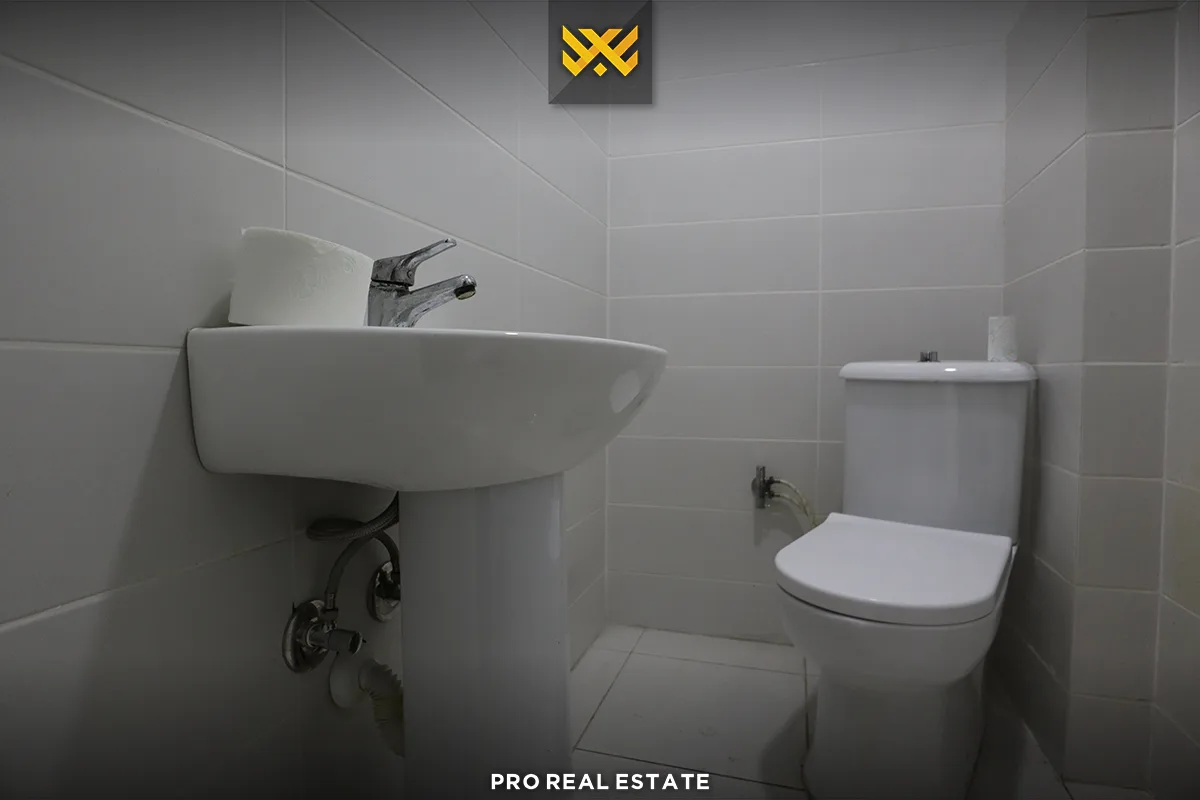 Objekt - Zyrë 1200m² me #QIRA në Fushë Kosovë.