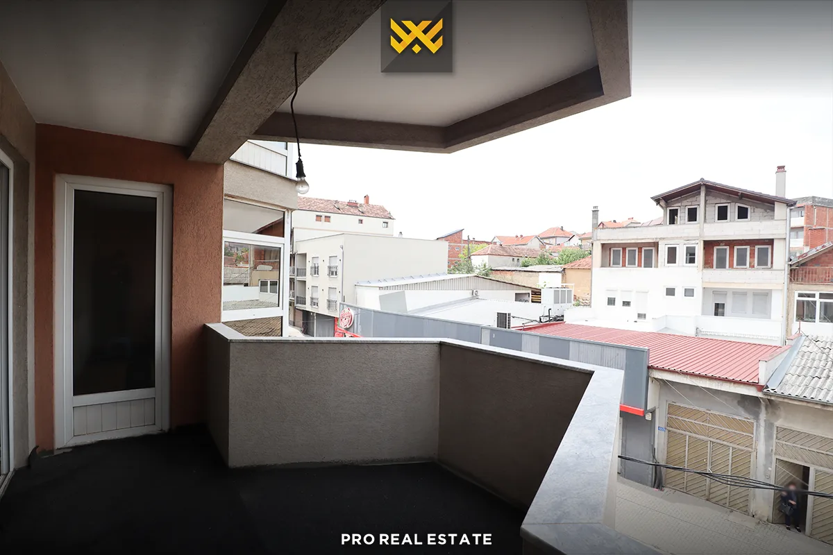 Shtëpi 700m² në #SHITJE në Medrese.