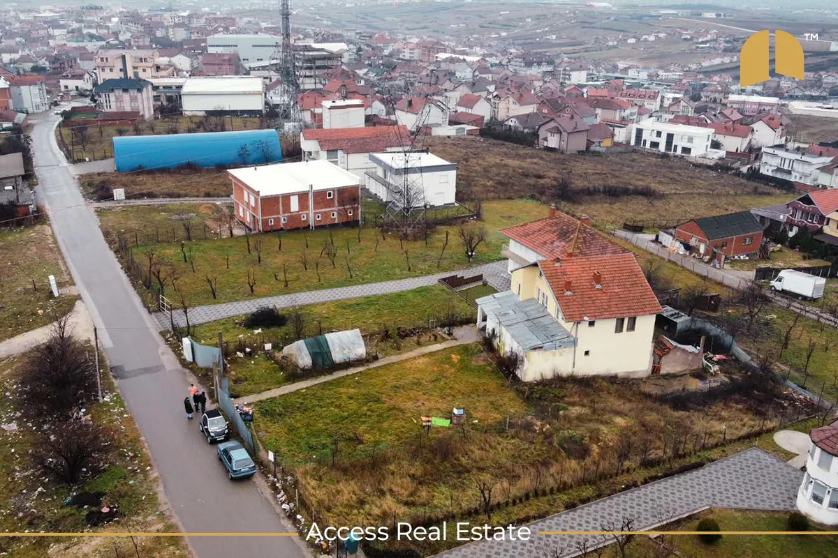 Shtëpi 244m² me 9 Ari në SHITJE me FLETË POSEDUESE- Kodra e Trimave