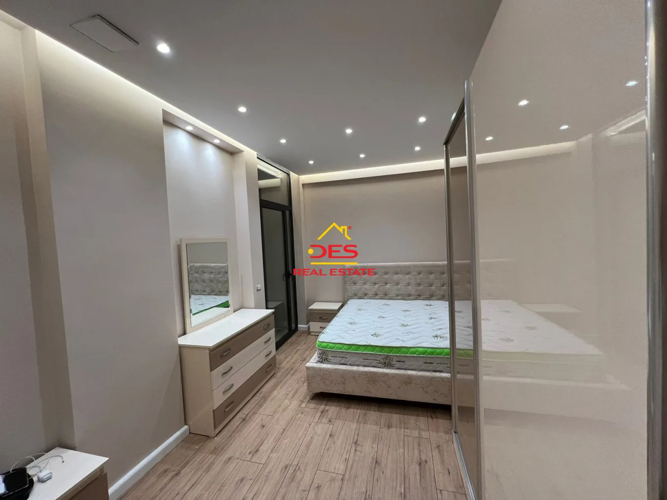 Jepet me qira apartament 1+1 pranë vilave qeveritare, uji i ftohtë, vlorë