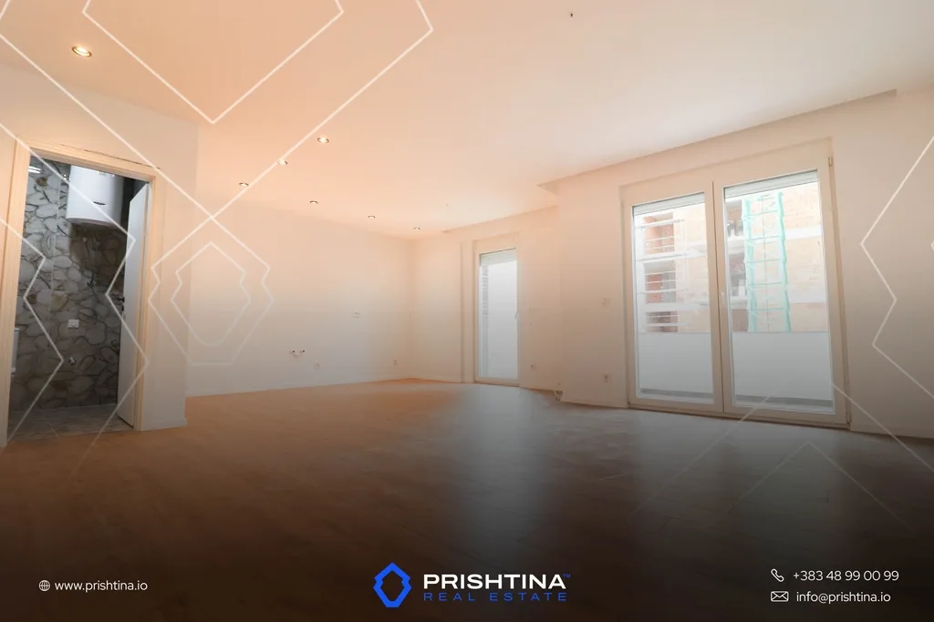 Zyre me qira 367m² në Aktash