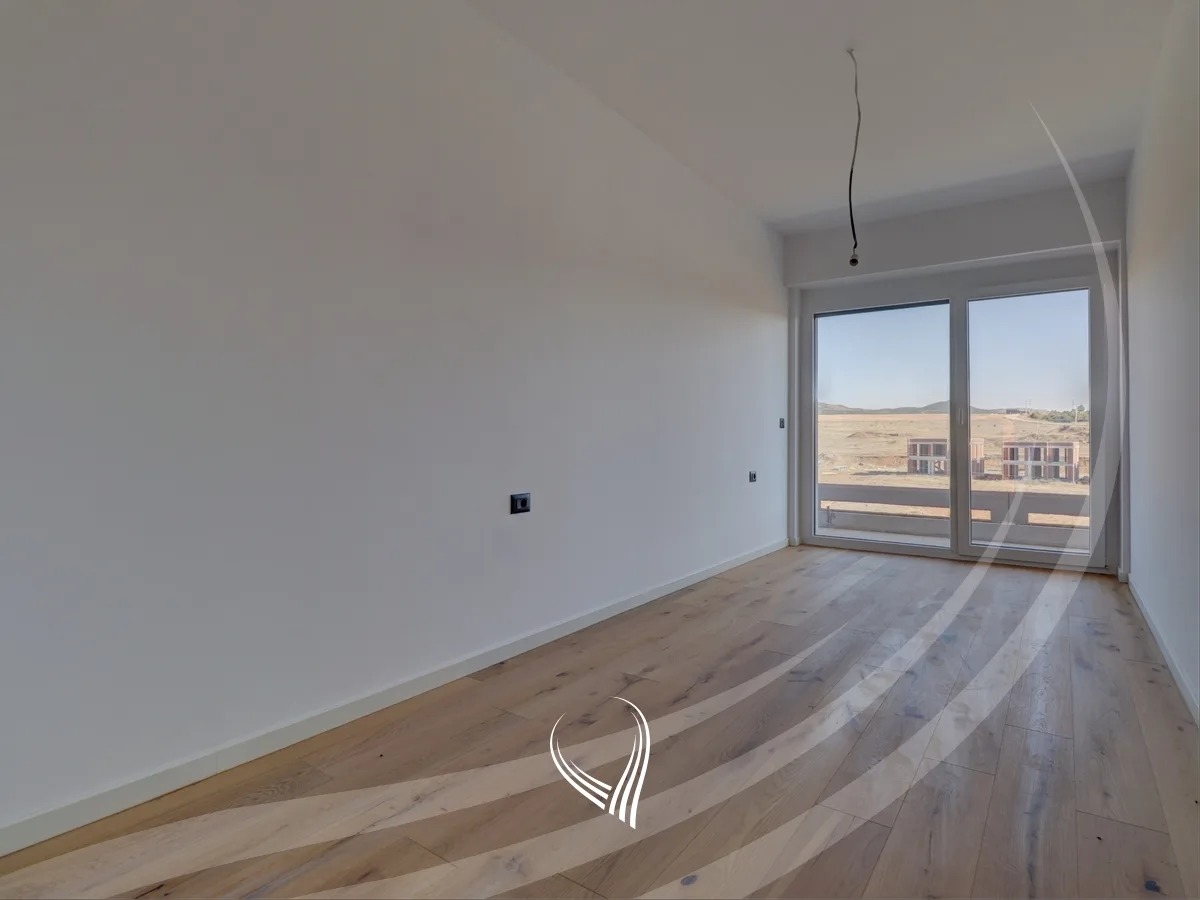 Banesë me 3 dhoma gjumi në shitje në lagjen Marigona Hill