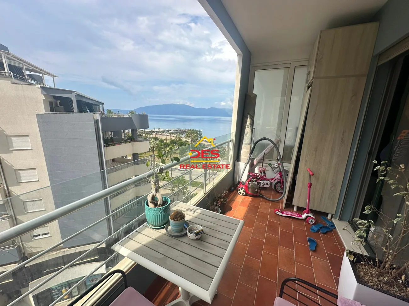 SHITET APARATMENT 2+1 NË LUNGOMARE,VLORË 🌅 Pamje anesore nga deti!