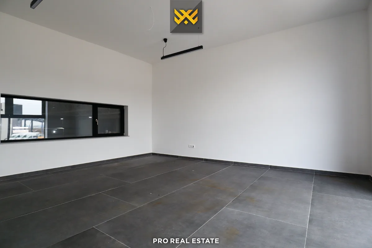 Depo 1350 dhe Zyrë 150m² me #QIRA në Suhadoll