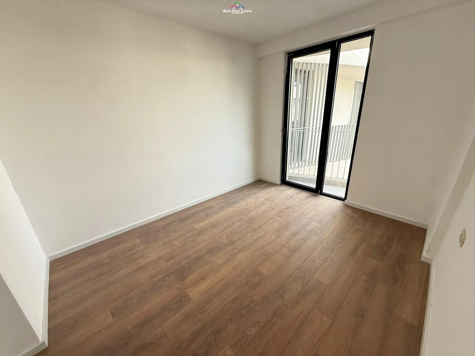 Zyre Me Qera 3+1 Tek Mine Peza (ID BZ2769) Tirane