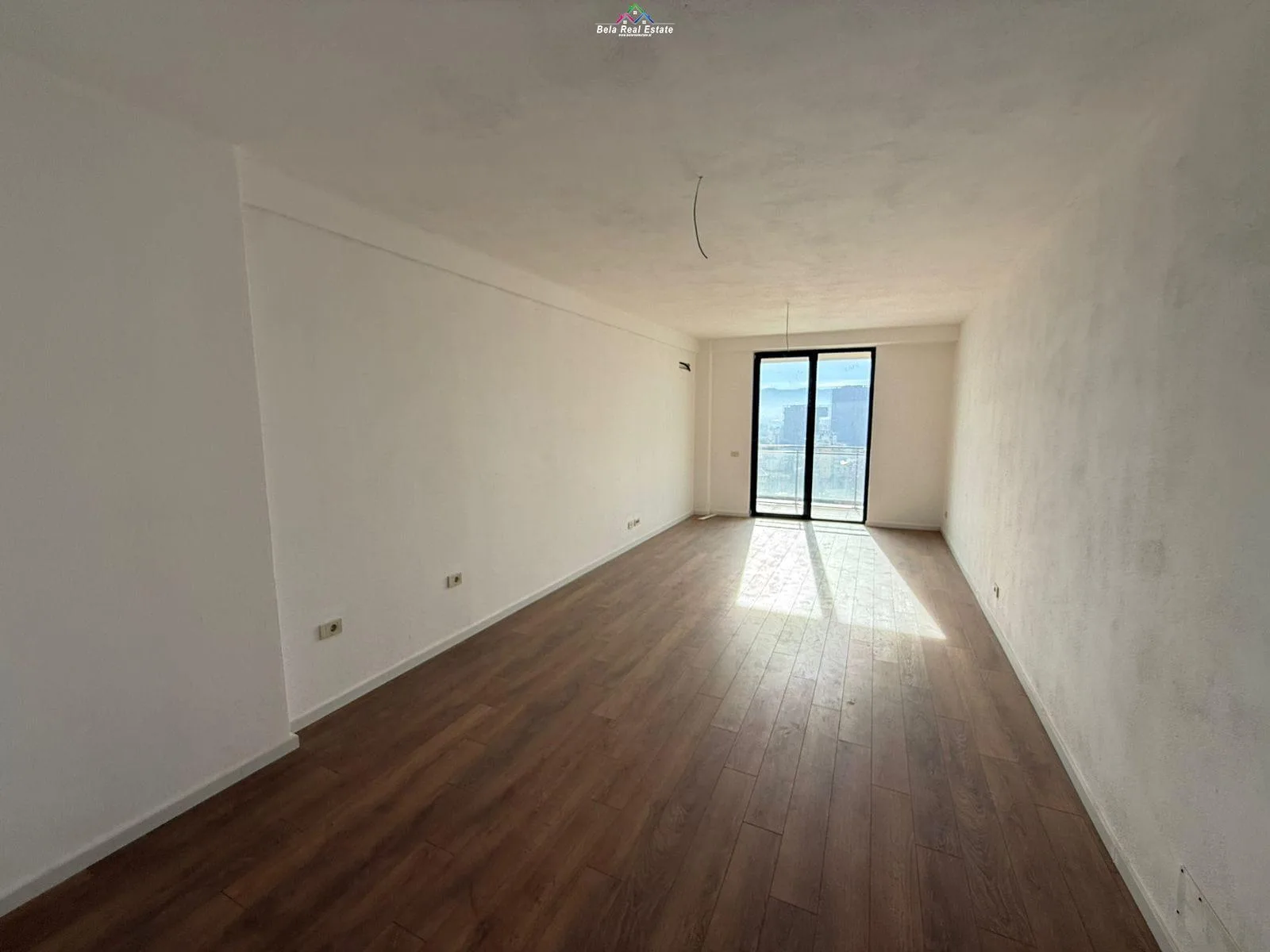 Zyre Me Qera 3+1 Tek Mine Peza (ID BZ2769) Tirane