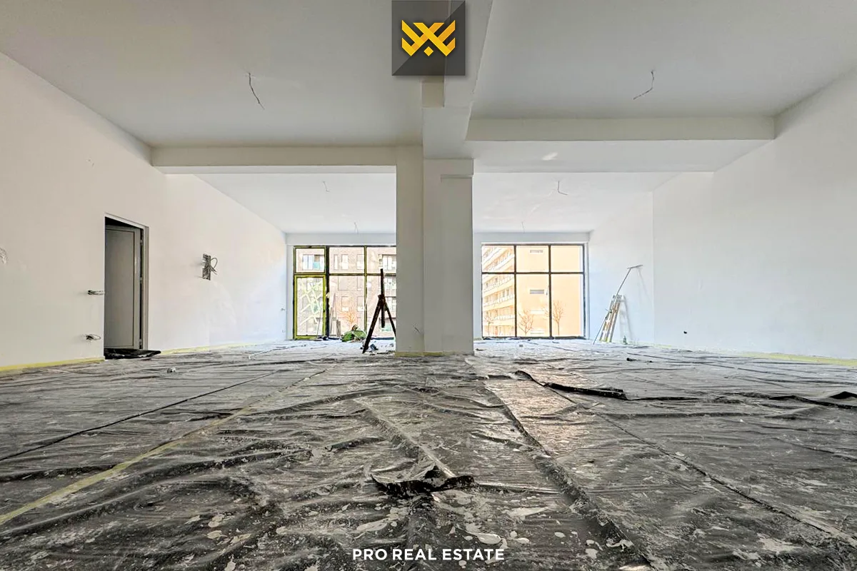 Lokal 246m² për #SHITJE te Rruga C