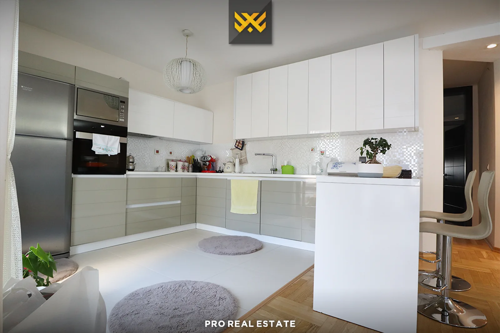 Shtëpi 320m² në SHITJE në Lagjen Qëndresa